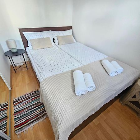 Old Town Retreat Apartment ซาราเยโว ภายนอก รูปภาพ