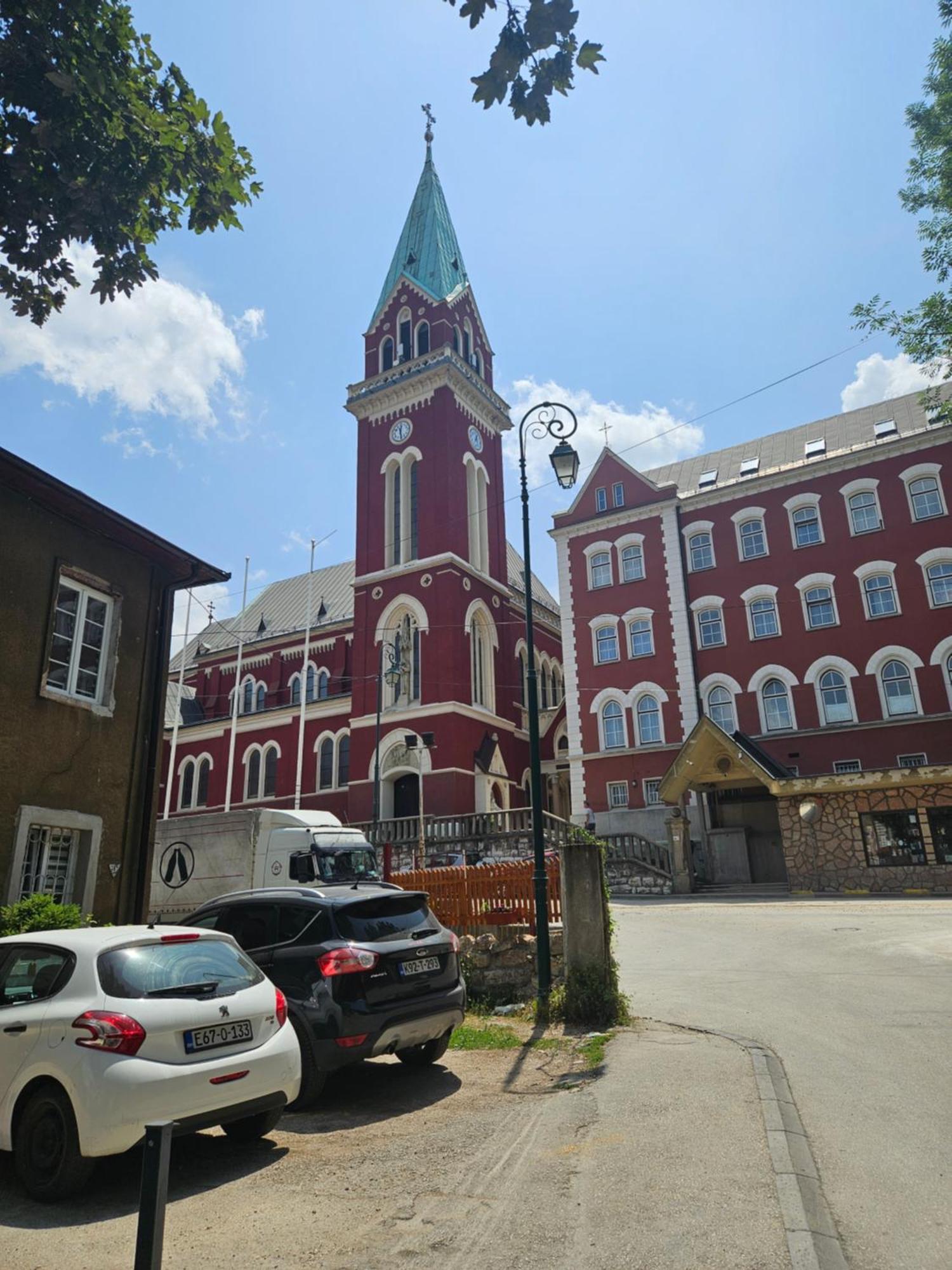 Old Town Retreat Apartment ซาราเยโว ภายนอก รูปภาพ